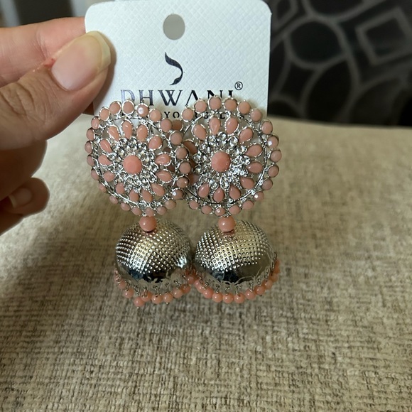 Pink and silver Indian Jhumka with faux pearl - Picture 2 of 2